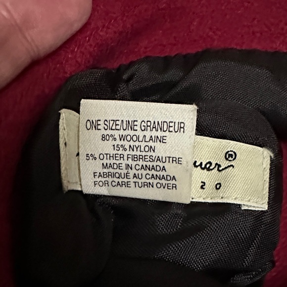 Stylish Burgundy Bucket Hat - Picture 4 of 7